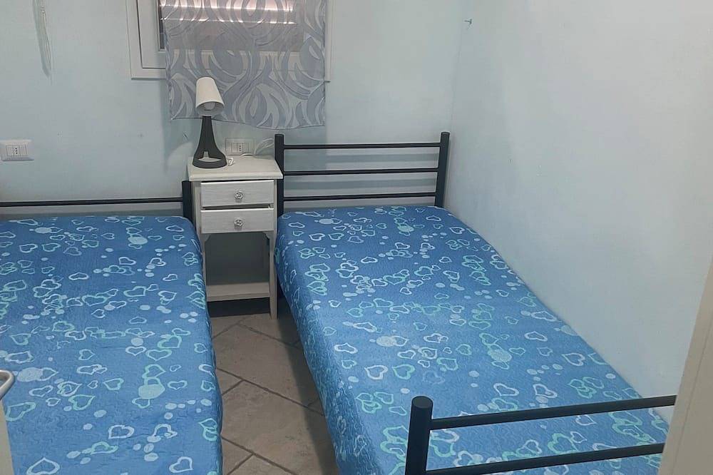 Entire apartment, Relaxation in Lido Marini: Terrace and air conditioning in Lido Marini, Gulf of Taranto