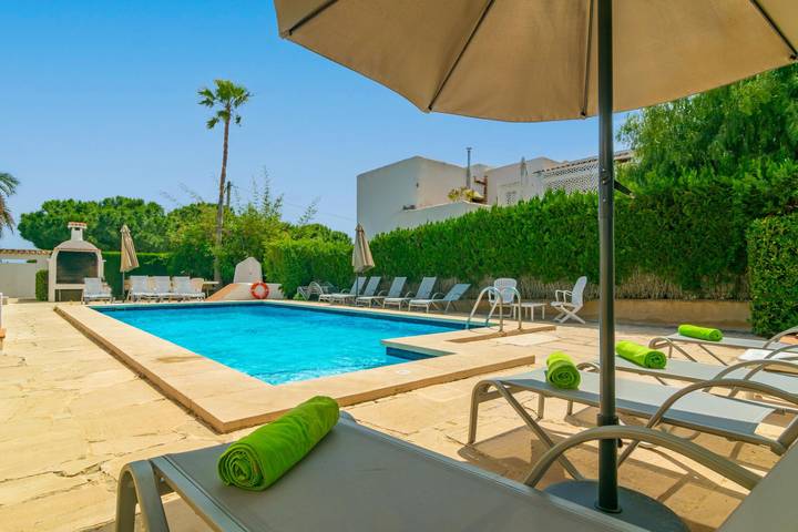 Entire holiday apartment, Ona 1 - Lovely apartment with shared swimming pool and free Wifi in Cala d'Or, Santanyí