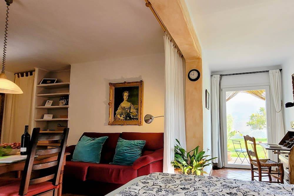Ganze Wohnung, Nachhaltiges Komfort-Studio, Ruhe Aussicht Berge weiter grüner Garten Salzpool in Órgiva, Granada Provinz