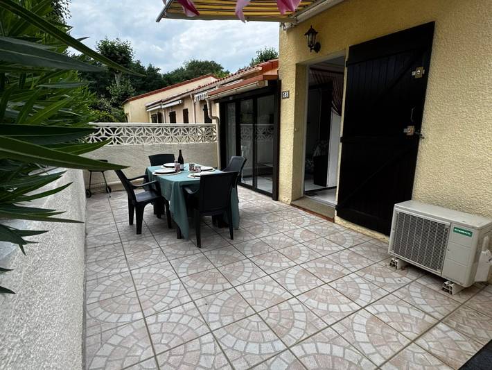 Ferienhaus für 4 Personen, mit Terrasse und Pool