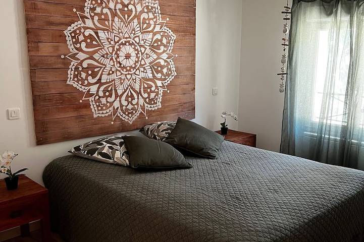 Gîte pour 4 personnes, avec Terrasse ainsi que Jardin et Piscine