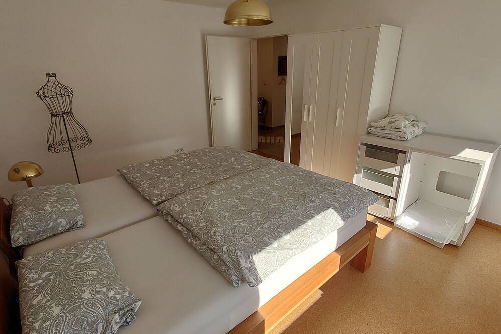 Ganze Wohnung, Schöne 110 qm Appartement/Fewo mit Balkon in Nalbach, Saar-Nahe-Bergland