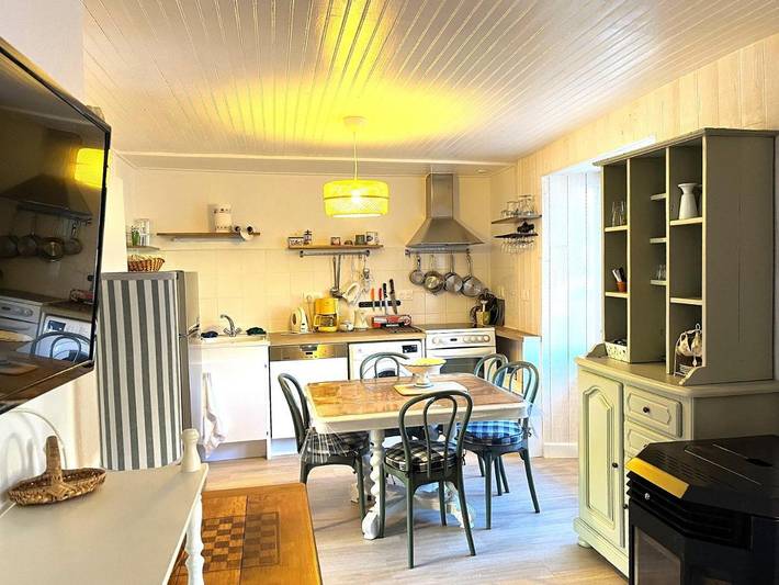 Location de vacances pour 4 personnes, avec jacuzzi ainsi que balcon et sauna à Vitrac (Cantal) - 2