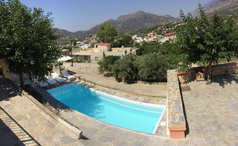 Location de vacances pour 4 personnes, avec piscine ainsi que vue et terrasse ó Zarós - 4