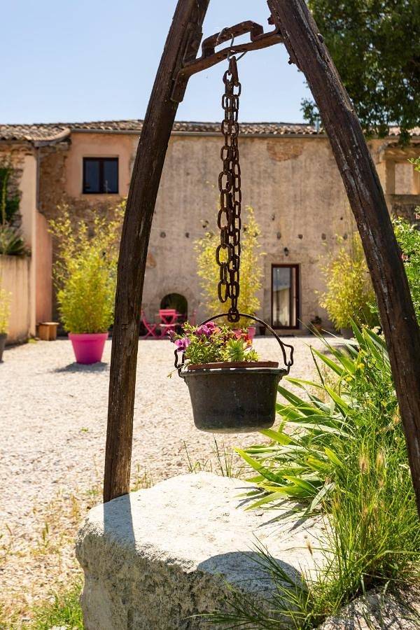 Location de vacances pour 7 personnes, avec Terrasse ainsi que Jardin et Vue à Galargues