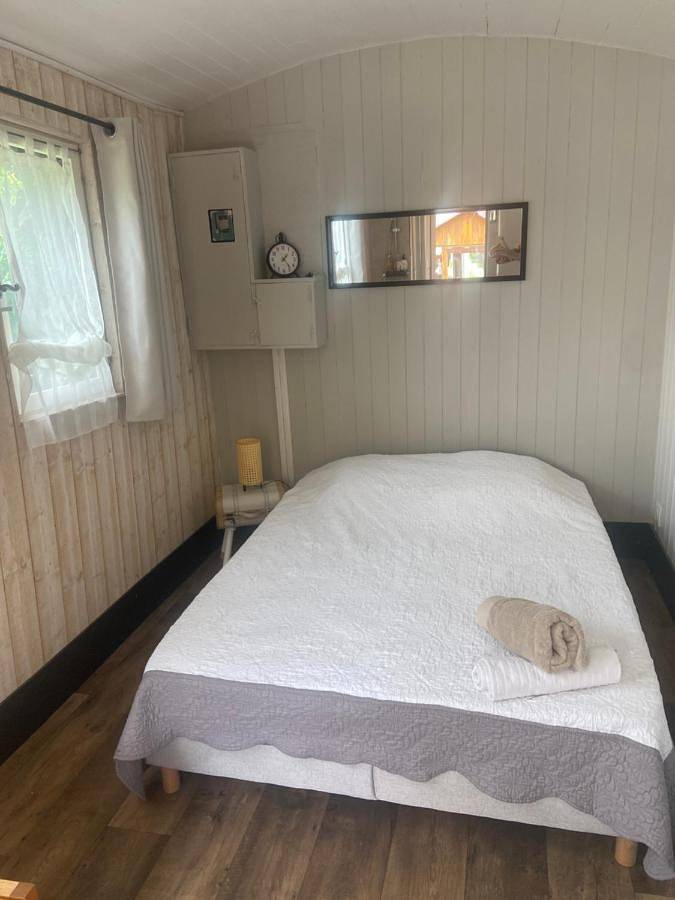Location de vacances pour 2 personnes, avec terrasse ainsi que vue et jardin, animaux acceptés à Thorigny-sur-Marne - 3