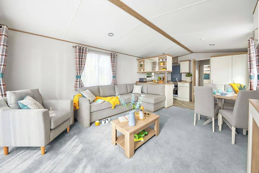 Platinum 2 No Pet Sleeps 4 in Cornwall
