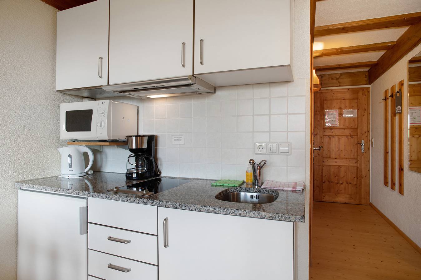 Zimmer 'Suite' mit Bergblick, Gemeinschaftsgarten und Wi-Fi in Friedrichshafen, Bodenseekreis