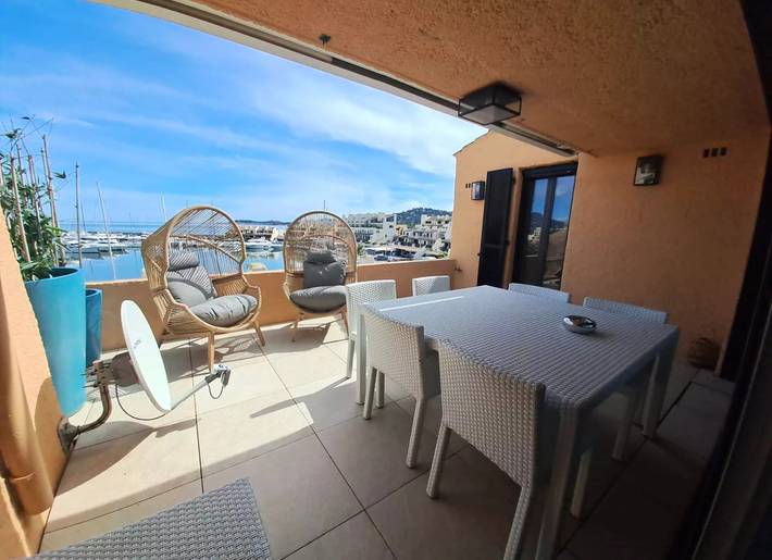 Gîte pour 6 personnes, avec terrasse et piscine à Cogolin - 3