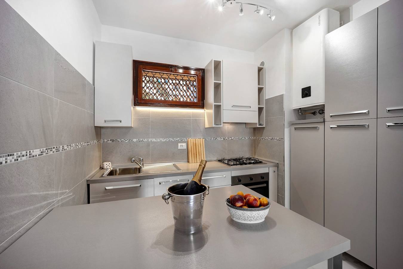 Appartement entier, Appartement Casa Grigio Perla avec balcon in Corallo Beach, Vallecrosia