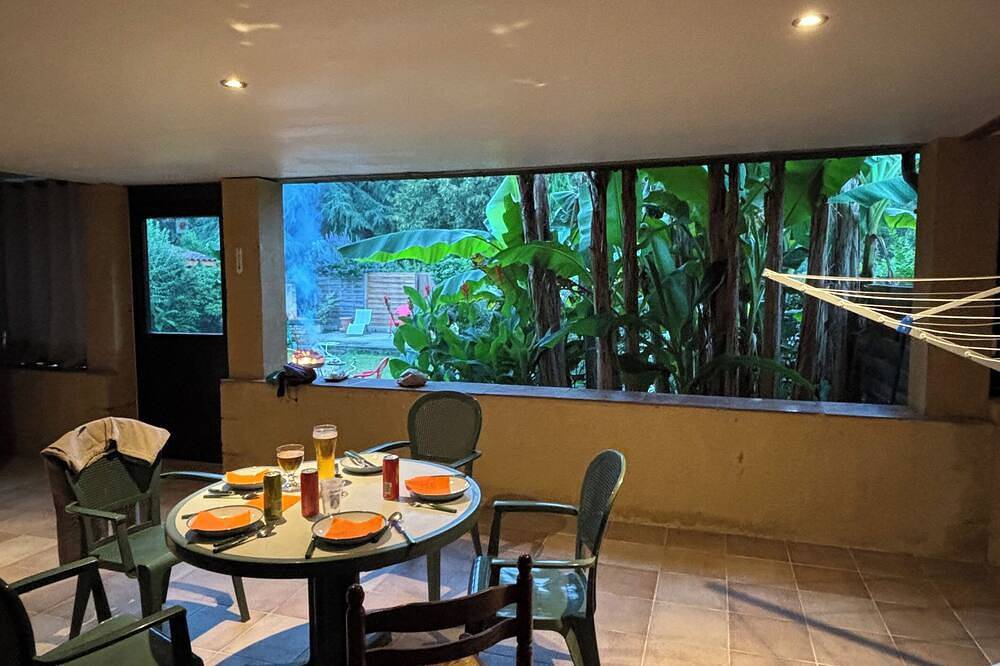 Appartement entier, Location de Vacance en Dordogne, bord de rivière, terrasse couverte, jardin, Bbq in Le Buisson-de-Cadouin, Périgord Pourpre
