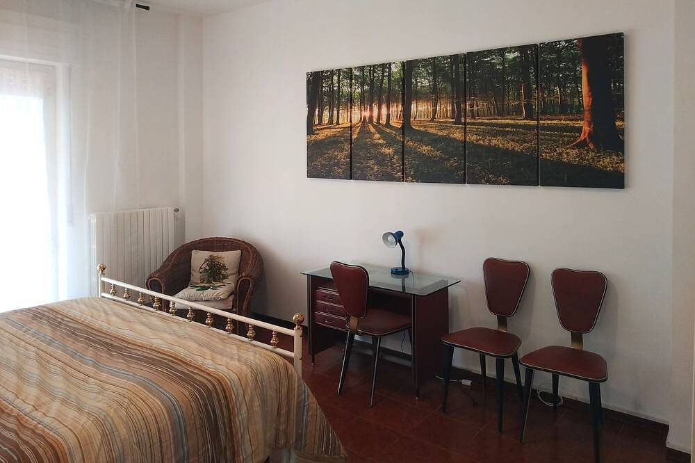 Ganze Wohnung, Wohnung mit großem Balkon 100 Meter vom Meer entfernt. in Pretaro, Francavilla al Mare