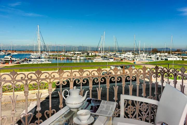 Appartamento per 2 persone, con Terrazza e Giardino nonché Panorama a Marina di Pisa