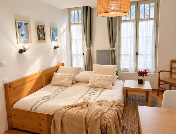 Entire apartment, “Cocon Luchon” Apartment in the Heart of Bagnères de Luchon in Luchon-Superbagnères, Bagnères-de-Luchon