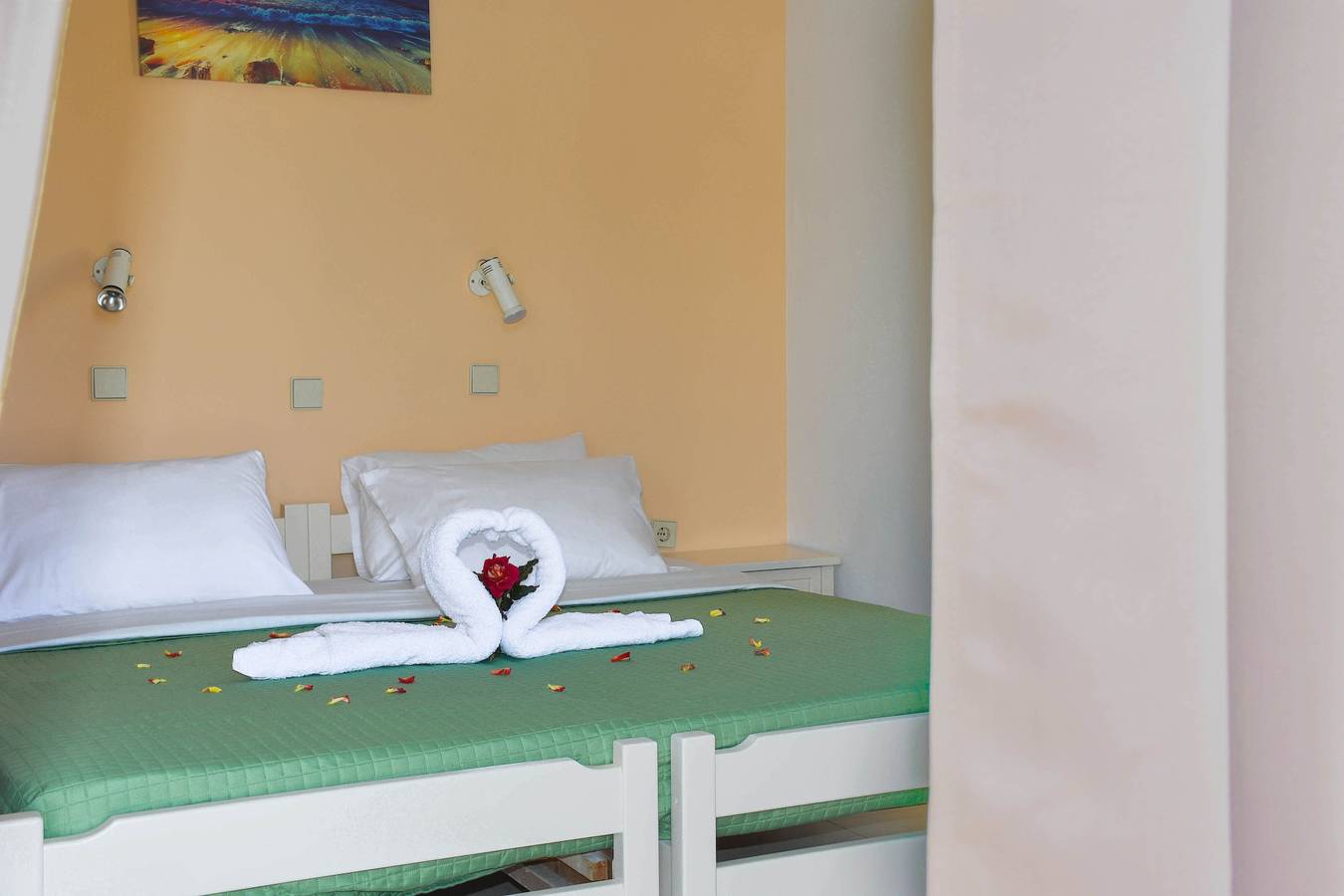 Entire apartment, Litinas Apt with pool & balcony with mountain view in Agia Marina, Chania region