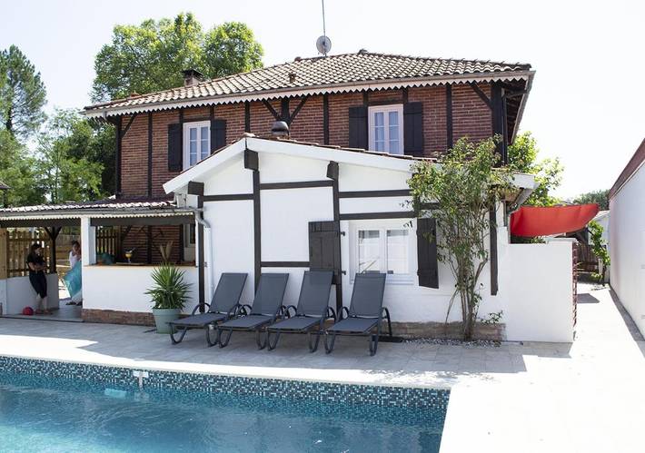 Maison d’hôte pour 2 personnes, avec jardin ainsi que piscine et terrasse