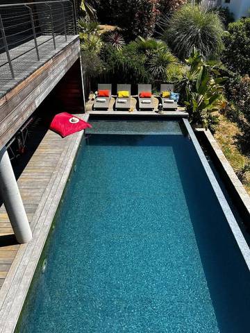 Villa pour 8 personnes, avec vue ainsi que piscine et jardin, animaux acceptés dans Porticcio