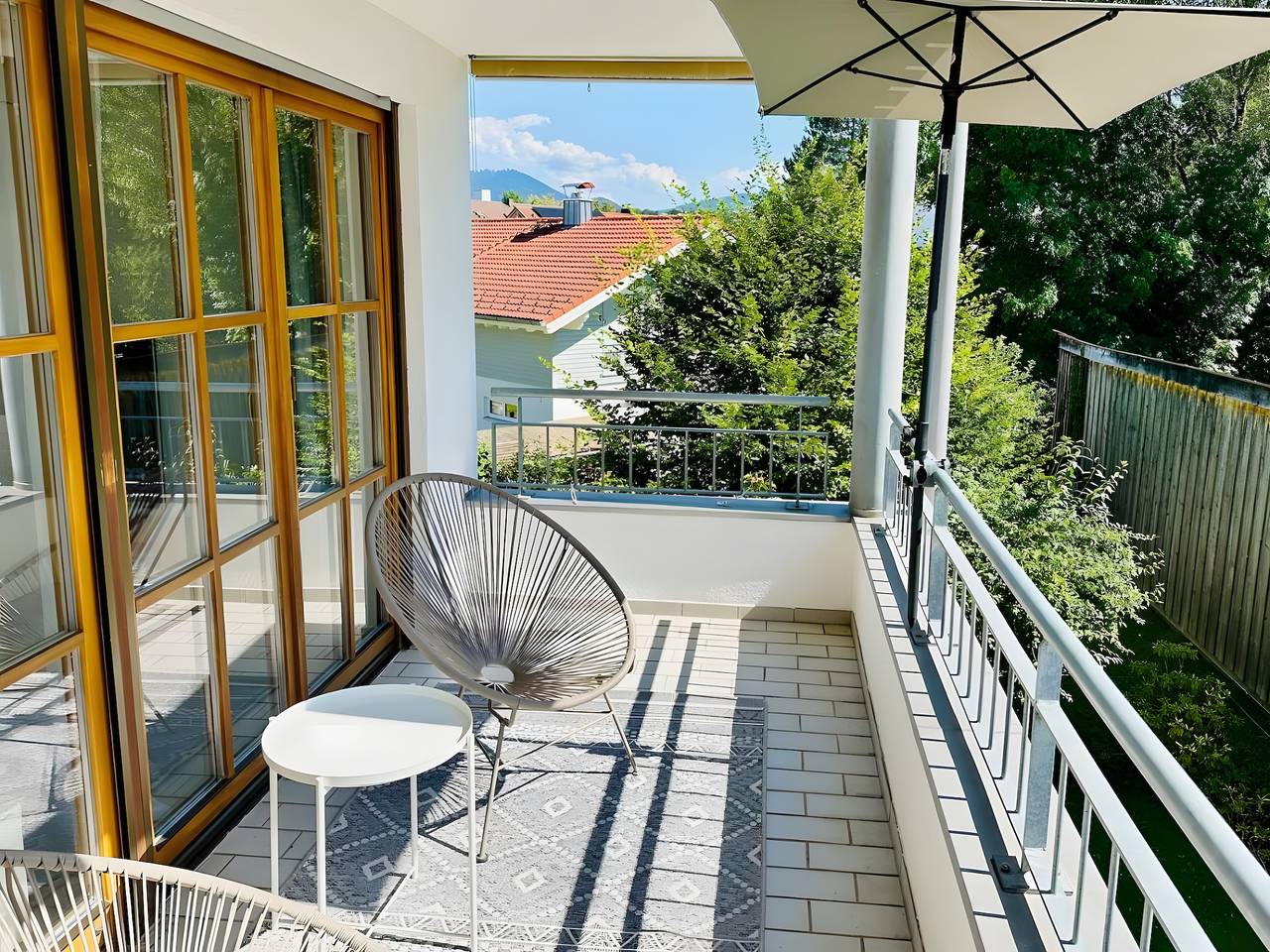 Ganze Wohnung, Moderne 3-Zi.-Wohnung Penzberg . Balkon . Parken . Bahnhof in Penzberg, Pfaffenwinkel