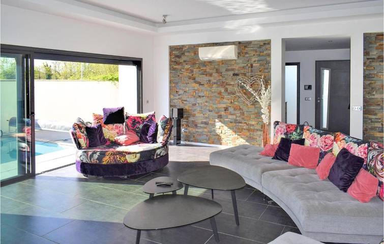 Location de vacances pour 6 personnes, avec jardin et piscine à Lons - 3