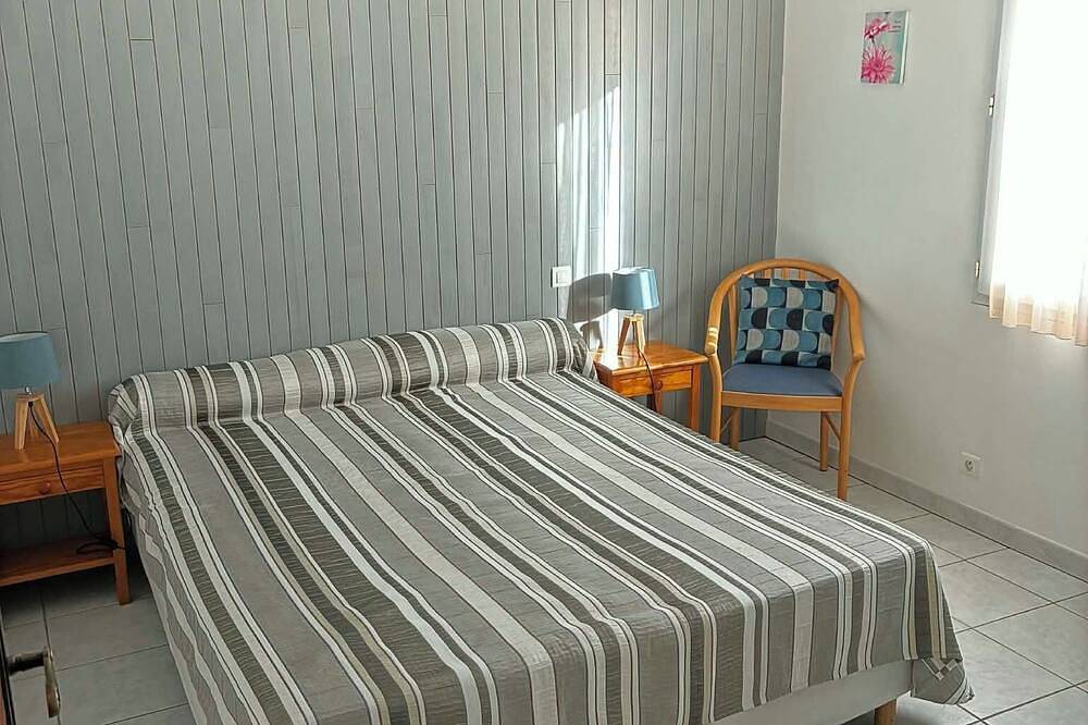 Maison Les Genêts 4* à Louer avec piscine in Eugénie-les-Bains, Landes