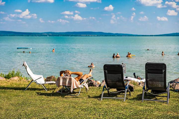 Camping für 4 Personen, mit Terrasse und Pool, mit Haustier am Balaton - 2