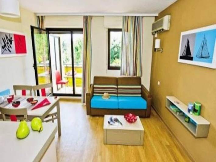 Gîte pour 4 personnes, avec terrasse et piscine, animaux acceptés à Mandelieu-la-Napoule - 4