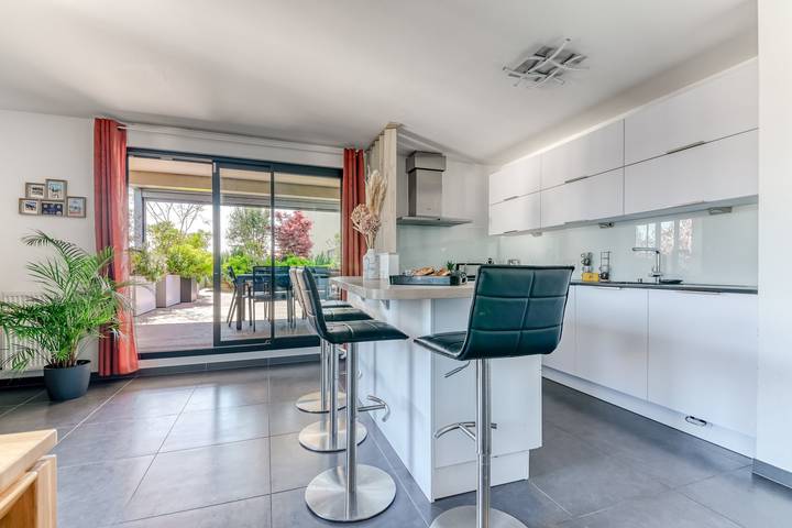 Gîte pour 8 personnes, avec balcon à Lyon - 2