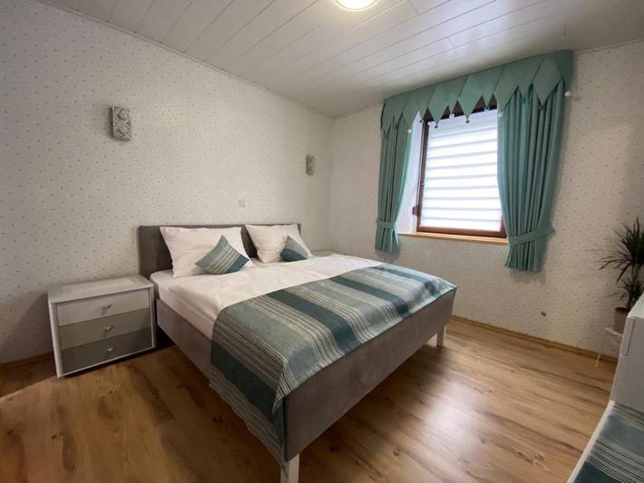 Ferienwohnung für 3 Personen, mit Terrasse und Ausblick in Hatzenport - 2