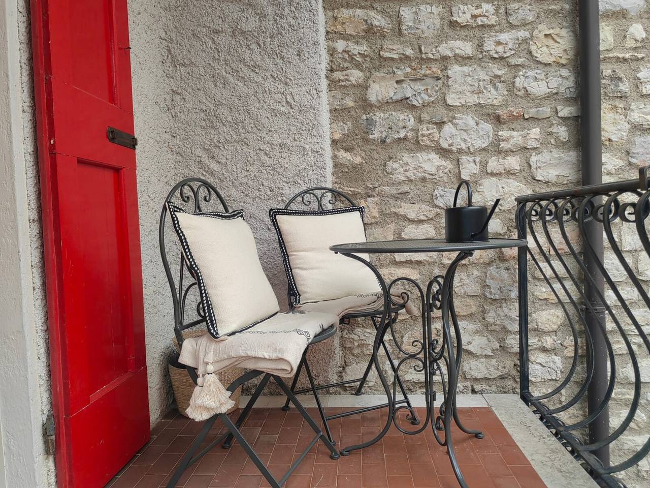 Casa Storica Gardola: vista lago, Wi-Fi e aria condizionata in Gardola, Tignale