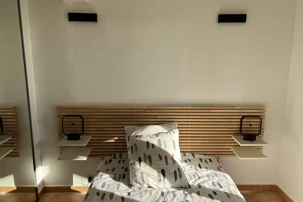 Entire apartment, T2 - Villa Martine in La Ciotat, Marseille region