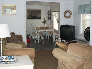 Vacation Home for 10 Guests in Old Orchard Beach, Maine, Picture 4