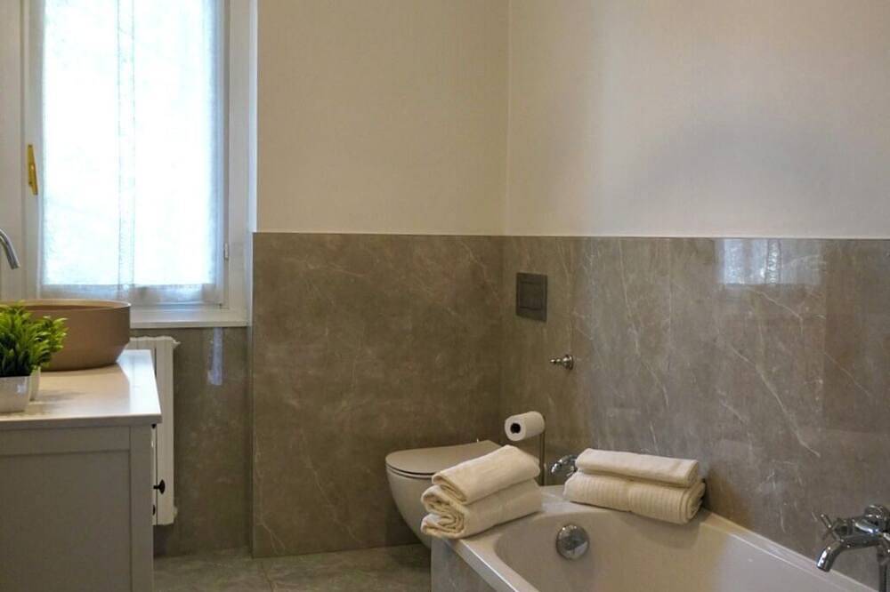 Spacious home with garden; 3 rooms near Alfa Romeo in Arese, Milan Province