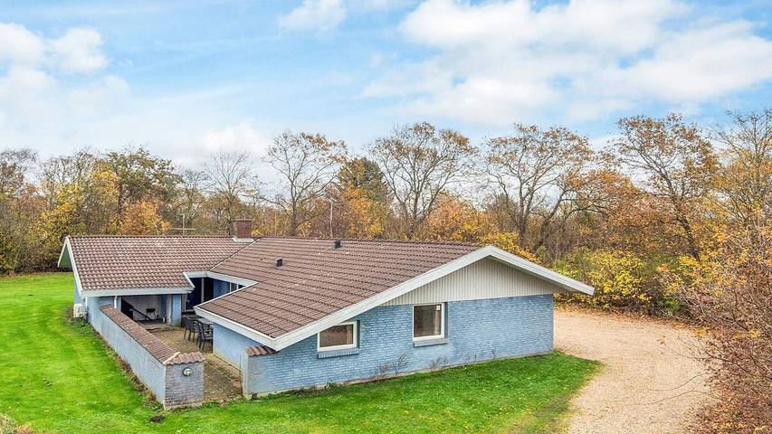 Ferienhaus für 13 Personen, mit Whirlpool und Sauna sowie Pool und Garten in Jegum