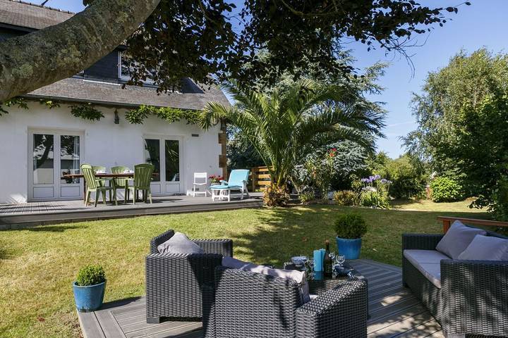 Gîte pour 7 personnes, avec terrasse ainsi que jardin et piscine à Louannec - 3