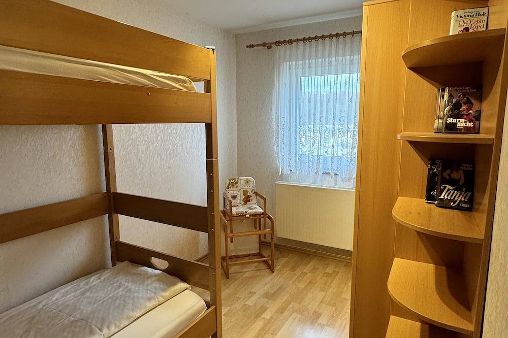 Ganze Wohnung, Ferienhaus Eichhözle - Oase am Lautertal90qm, 4 Personen, überdachte Terrasse in Münsingen, Neckar-Alb
