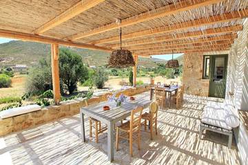 Location de vacances pour 8 personnes, avec jardin et balcon dans Patmos