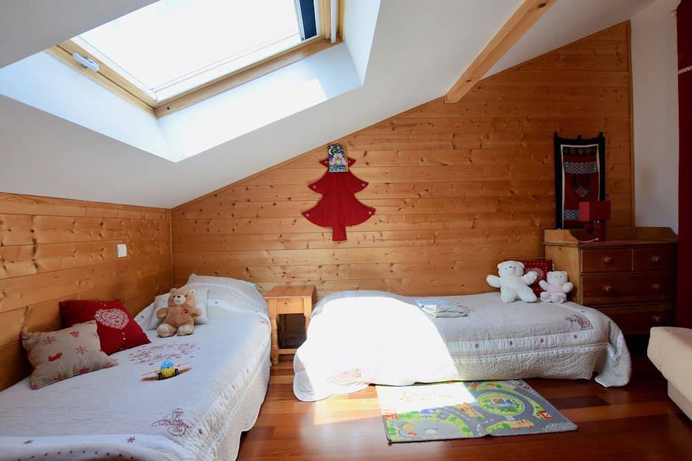 Encantadora casa familiar, se admiten mascotas, estacionamiento, calefacción por suelo, estufa in Saint-Paul-en-Chablais, Thonon-les-Bains region