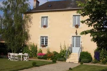 Gîte pour 8 personnes, avec jardin, animaux acceptés à Cossé-le-Vivien