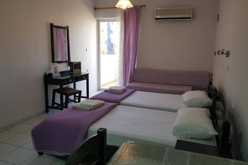 Ganze Wohnung, Zinovia Studio with Balcony in Agioi Apostoli, Chania und Umgebung