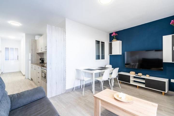 Location de vacances pour 3 personnes, avec Balcon ainsi que Terrasse et Jardin dans Los Menores - 4