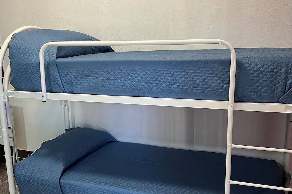 Within walking distance from the sea provided with all the necessary comforts in Battipaglia, Tyrrhenian Coast Campania