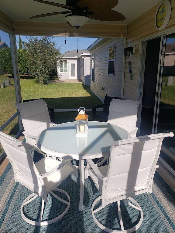 Ferienhaus für 6 Personen, mit Terrasse und Pool - 1