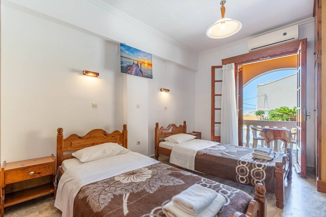 Ganzes Studio, Einzimmerapartment 'Mires House Side Ground Floor 3' mit Gemeinschaftspool, Wlan und Klimaanlage in Agios Gordios, Korfu