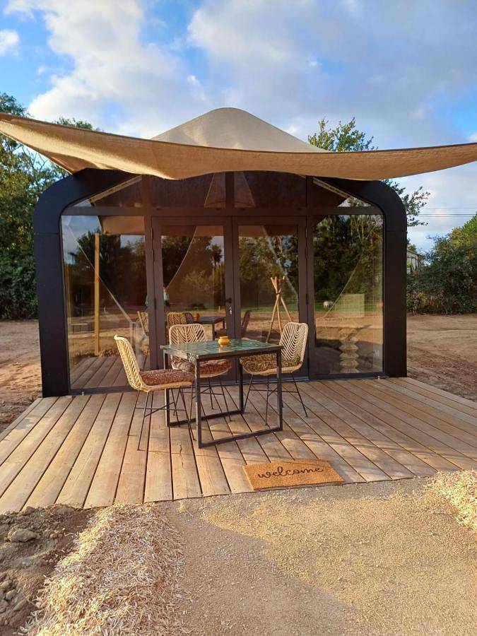 Lodge pour 4 personnes, avec jardin ainsi que terrasse et vue