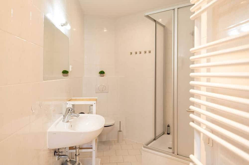 Entire apartment, ★Ko-Living Apartment am Wasserturm | Paulusviertel Halle | Up to 5 people ★ in Paulusviertel, Halle (Saale)