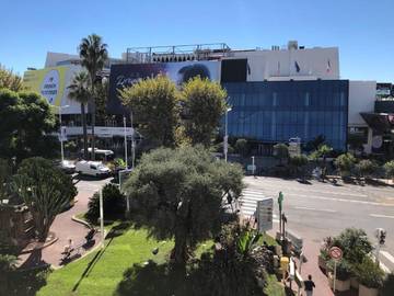 Gîte pour 3 personnes, avec balcon et vue dans Palais Des Festivals Et Des Congres