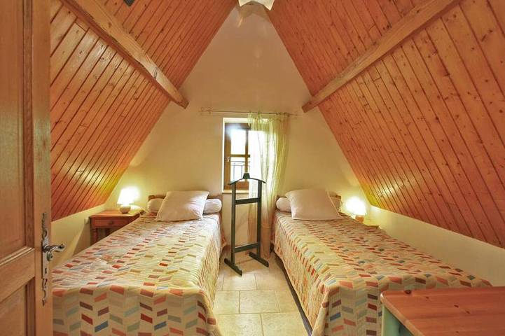 Gîte pour 6 personnes, avec jardin à Proissans - 3