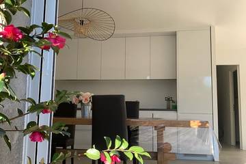 Gîte pour 8 personnes, avec terrasse et jardin à La Brède