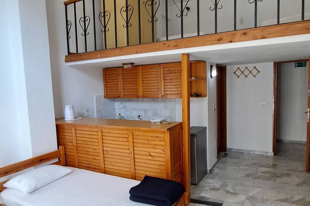 Ganze Wohnung, Artemis Studios, Agia Roumeli. Large, quiet & clean, close by to the sea. in Chania und Umgebung