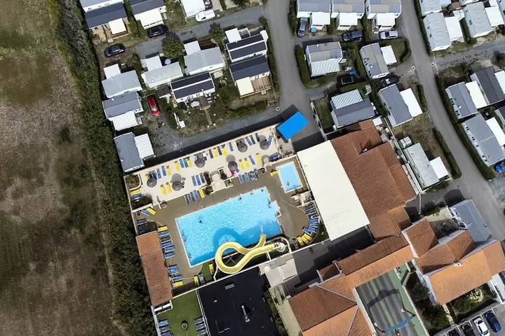 Camping für 4 Personen, mit Terrasse und Sauna, mit Haustier in der Pays de la Loire - 4